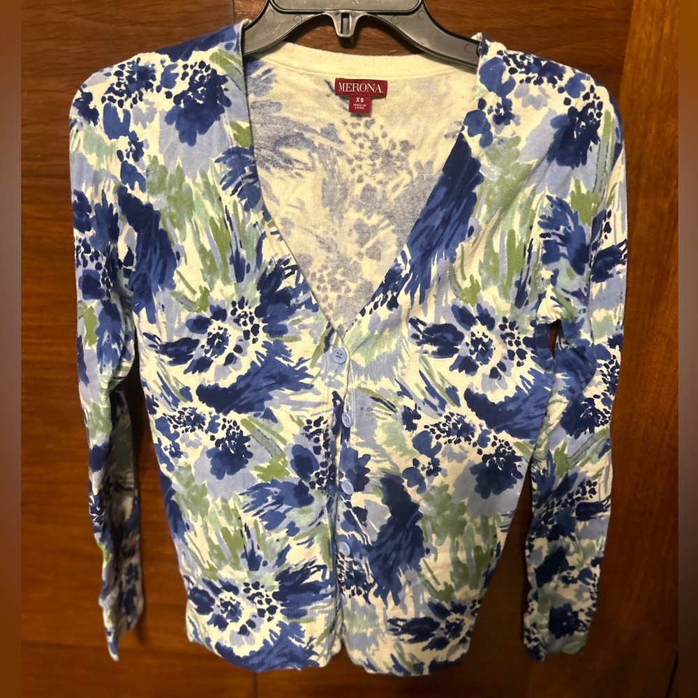 Merona flowered, button up v-neck cardigan, XS